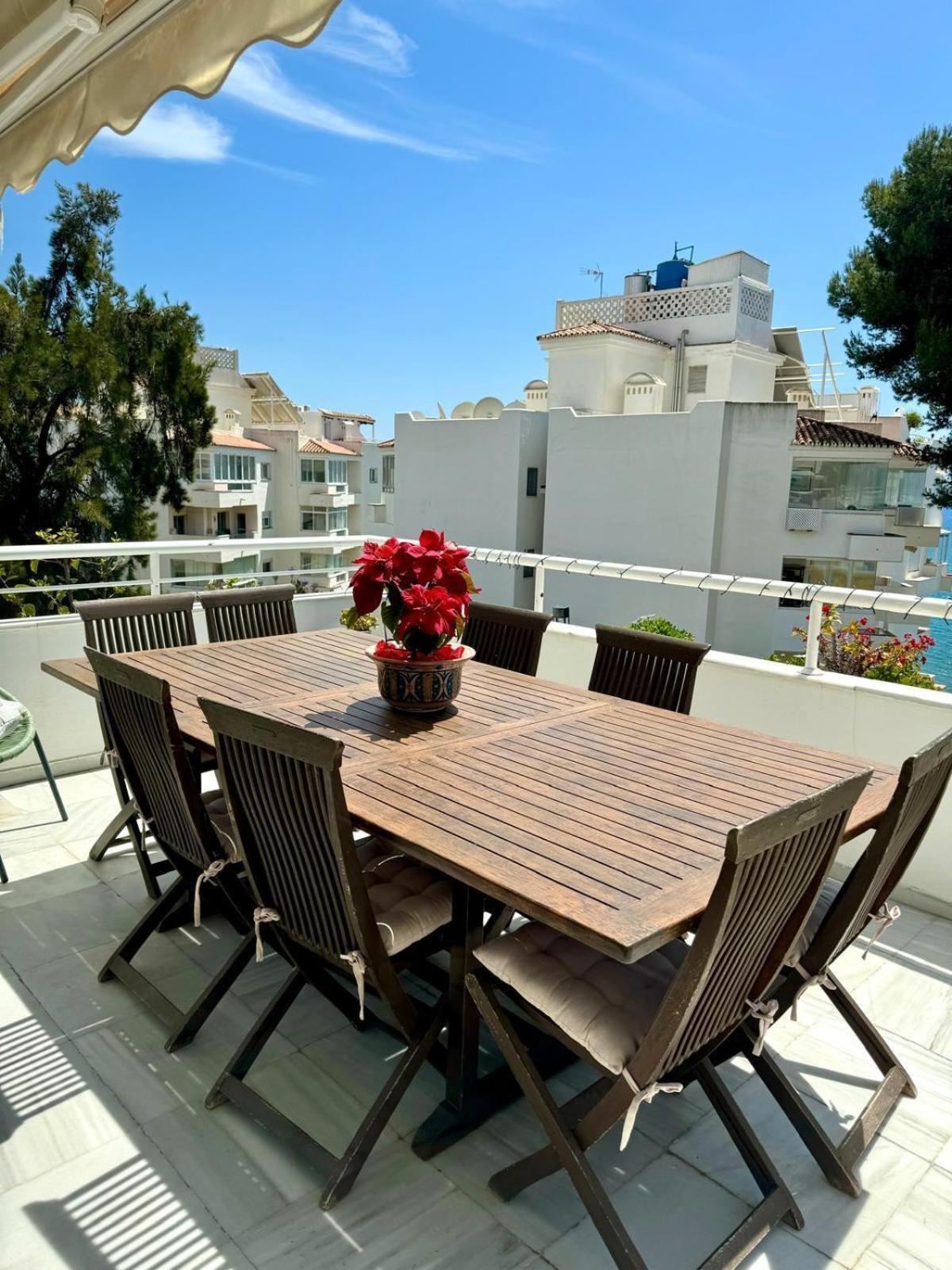 Homely Vistas Al Mar Apartamento