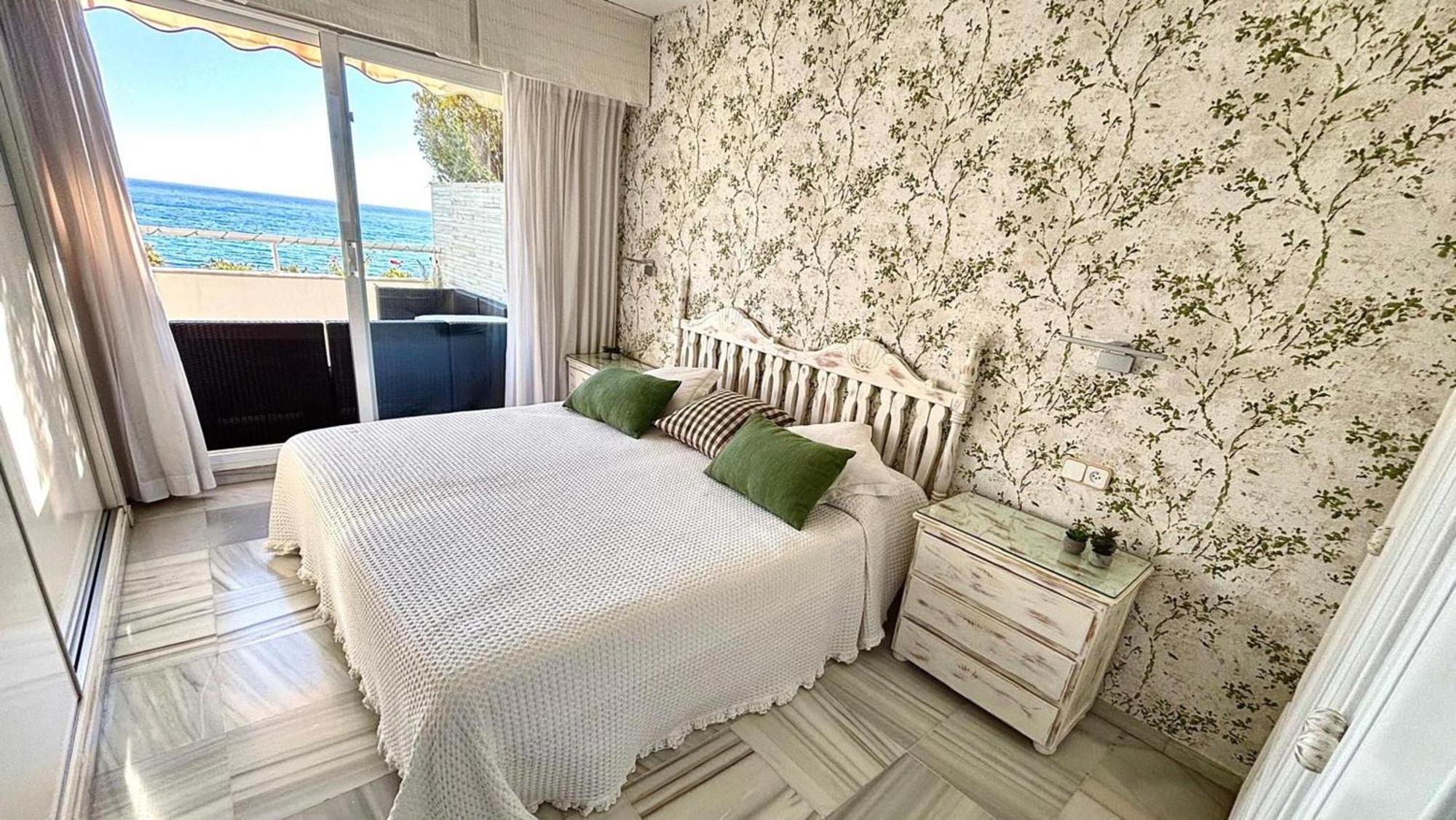 Homely Vistas Al Mar Apartamento